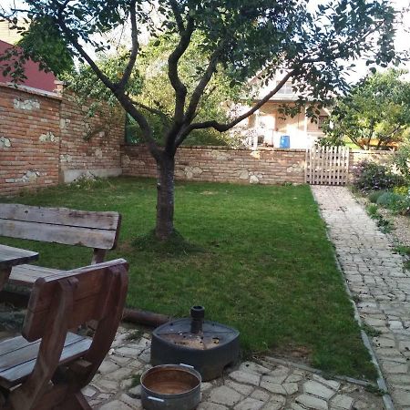 Ubytovani U Lomu Mikulov Luaran gambar