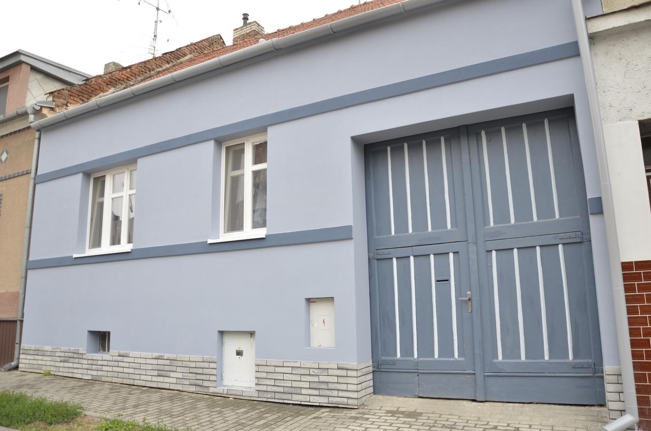 Ubytovani U Lomu Mikulov Luaran gambar