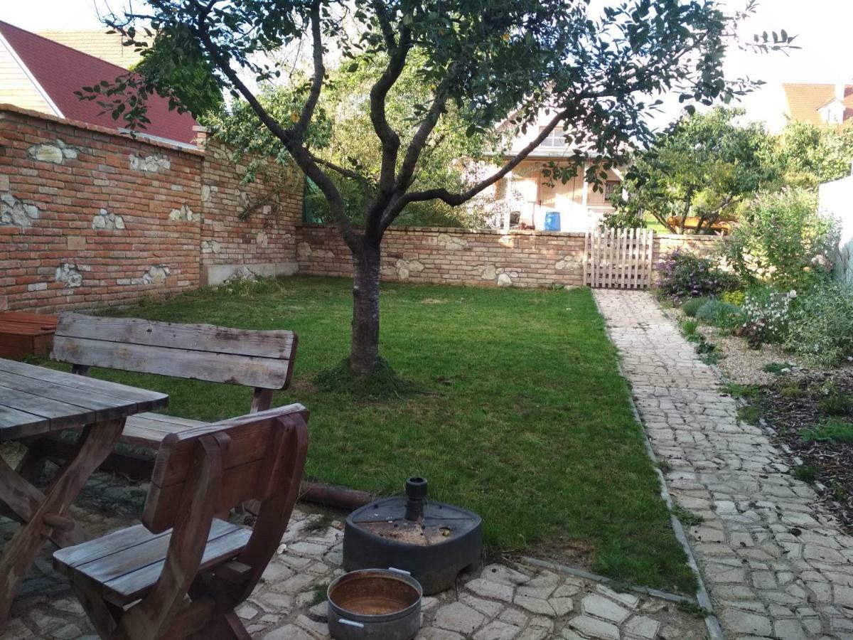 Ubytovani U Lomu Mikulov Luaran gambar